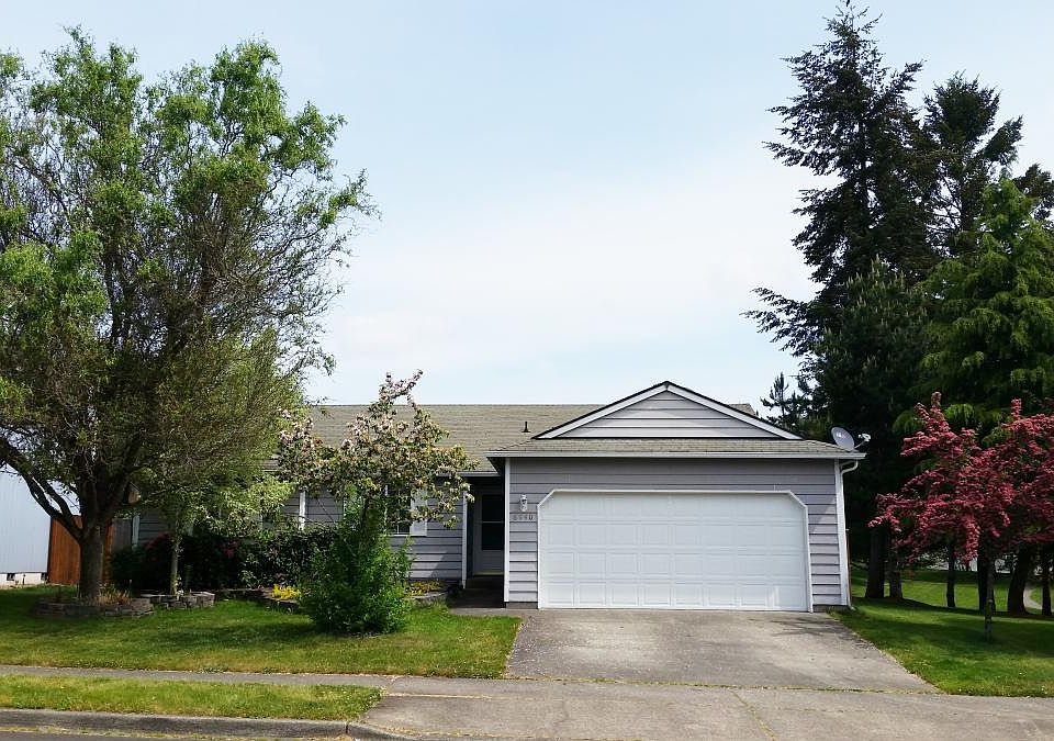 View of the front of home.