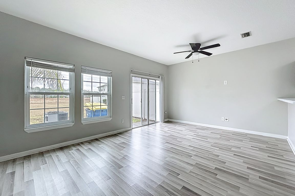 next background image