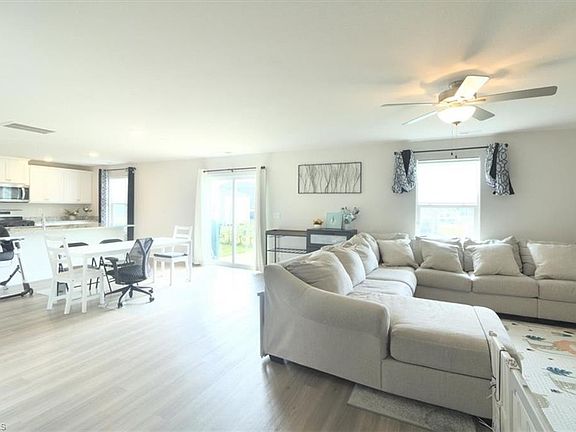 3rd image of 212 Antietam Pl