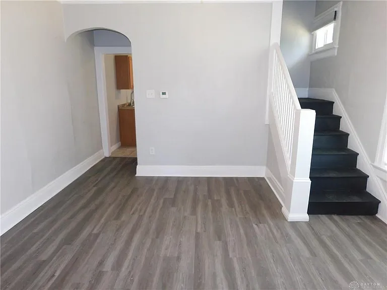 218 W Fairview Ave — Photo 5