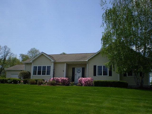1st image of 12 Woodsview Dr