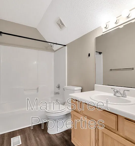 208 Wildflower Ln — Photo 8