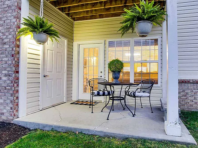 Aberdeen Apartment's 1-, 2-, and 3-bedroom apartments feature a private patio or balcony.