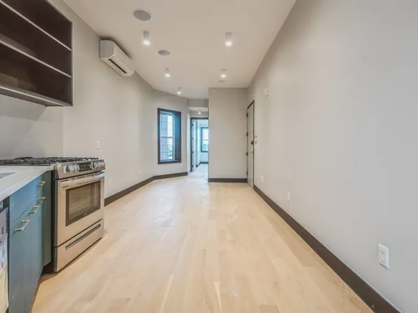 41 Van Wagenen Avenue image 11 of 26