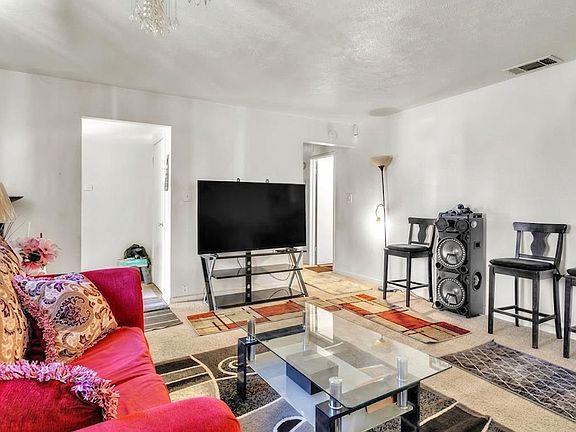 4th image of 4020 Inyo Ave