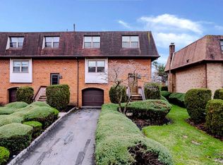 3205 N Oaks Blvd, North Brunswick, NJ 08902