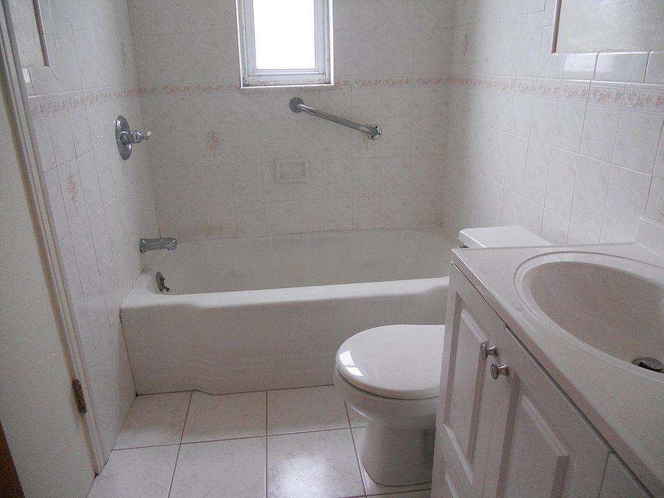 2nd image of 1124 Dagmar Ave
