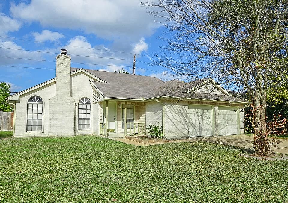1st image of 15518 Pebble Lake Dr