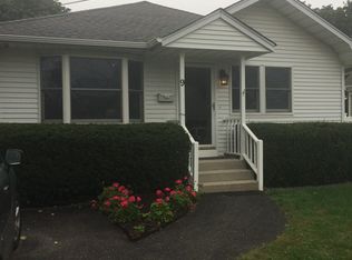 9 Auburn Ave, Bay Shore, NY 11706