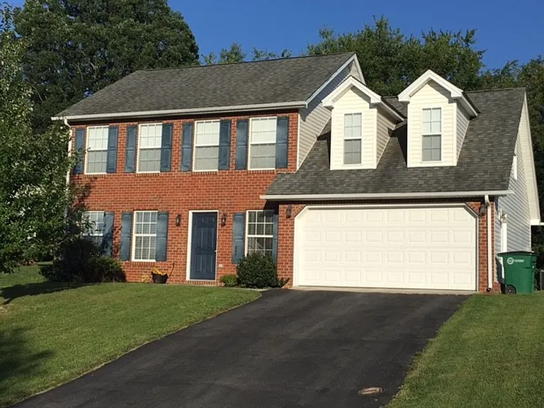 255 Windsor Dr — Photo 1