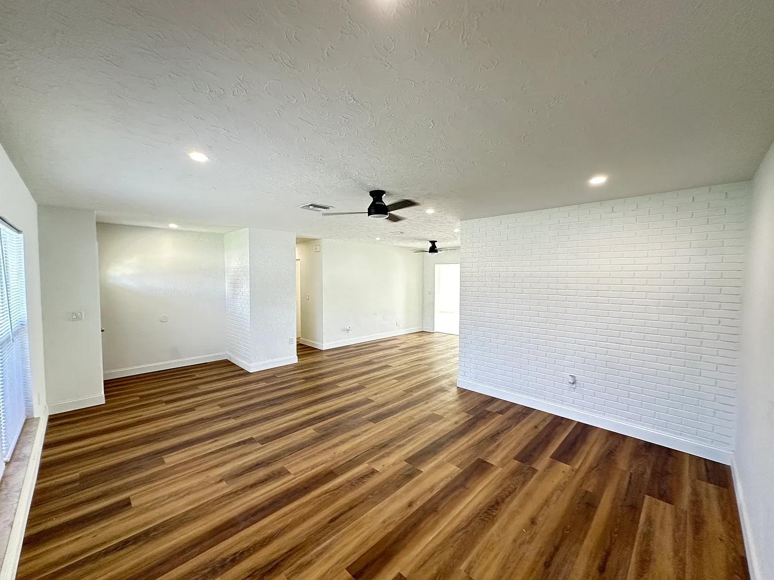 Fenway Dr, Sarasota — Photo 3