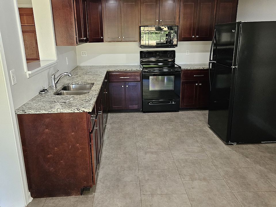 1st image of 736 Vista Dr