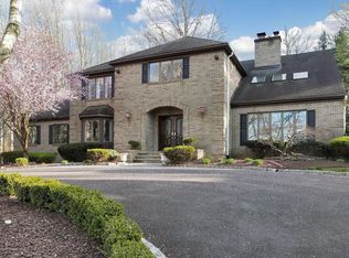 9 Chippewa Ct, Holmdel, NJ 07733