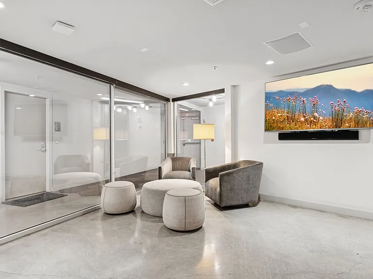 Village Lofts — Photo 17