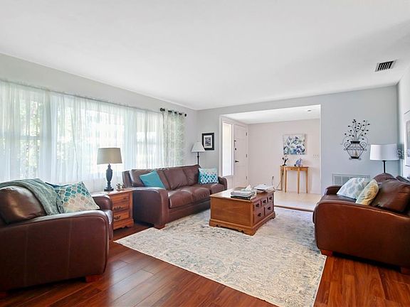 4th image of 14574 Beechdale Ct