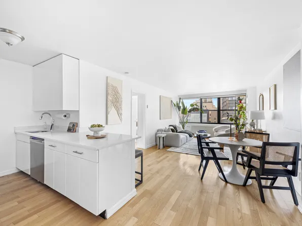 7 East 14th Street 17G image 2 of 7
