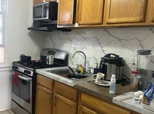 4 Carolyn Ter, Roselle, NJ 07203