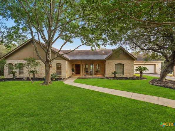 810 Bluff Ridge Ct, New Braunfels, TX 78132