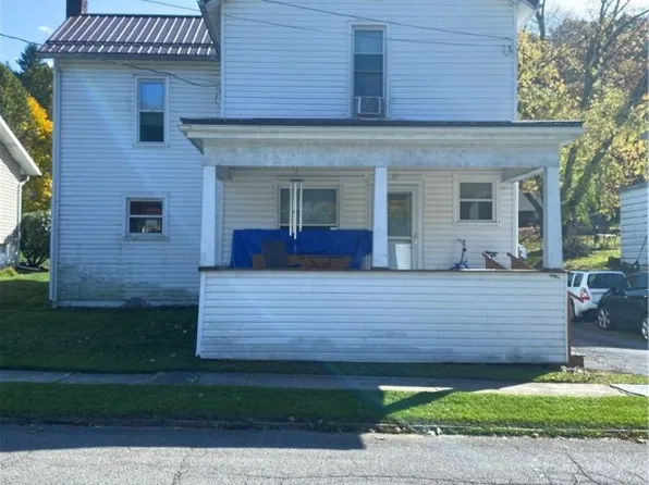 111 State St, Punxsutawney, PA 15767