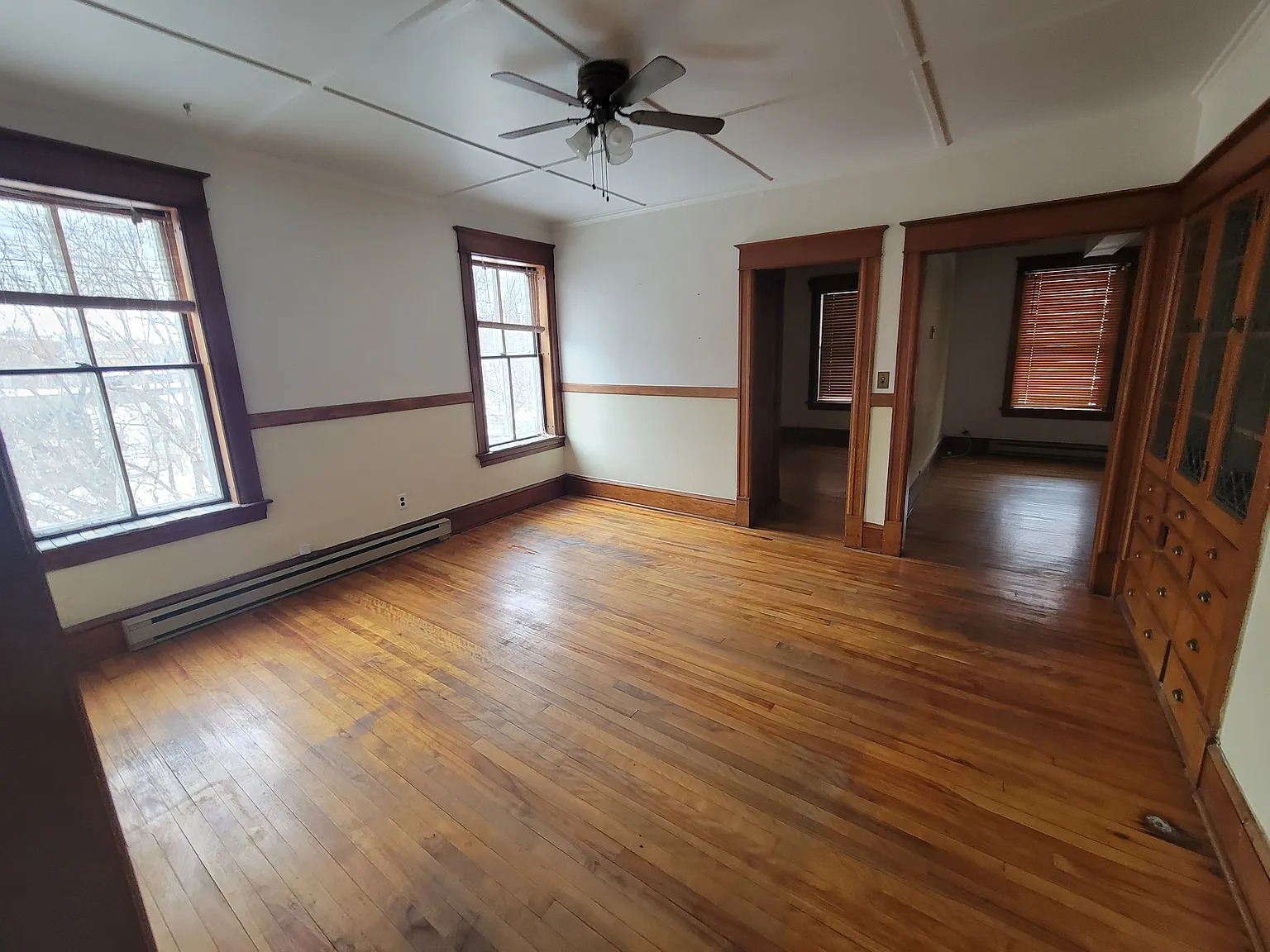 3 bed, 950 sqft, $850 — Photo 1