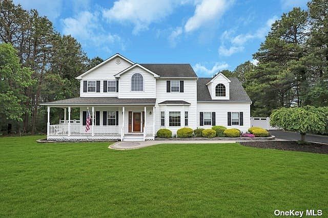 1st image of 2 Pinefield Ct