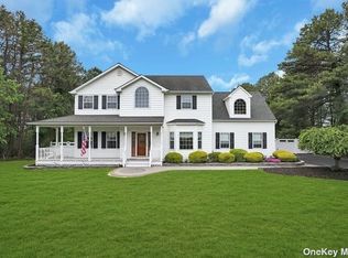 2 Pinefield Ct, Miller Place, NY 11764