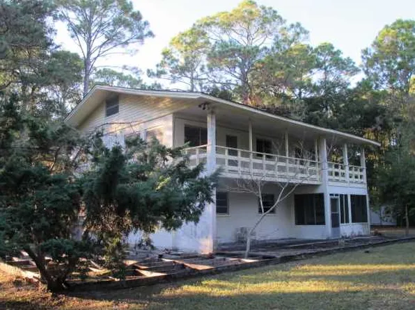 9 24th Ave, Apalachicola, FL 32320