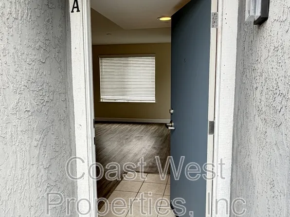 297 Acacia Ave #A, Carlsbad, CA 92008