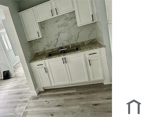 3 bed, 1300 sqft, $1,300 — Photo 4