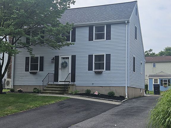 2nd image of 42 Makara Street