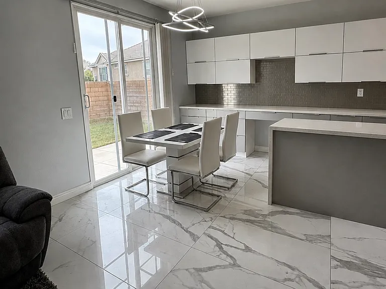 15881 Snowy Peak Ln — Photo 10