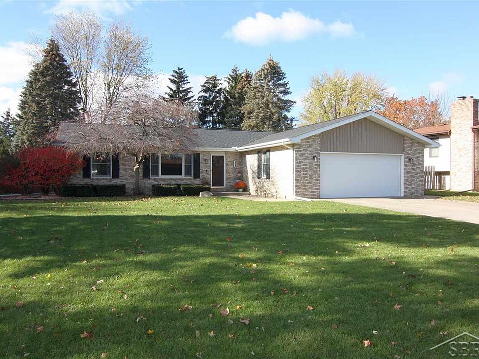1st image of 3695 Canyon Dr