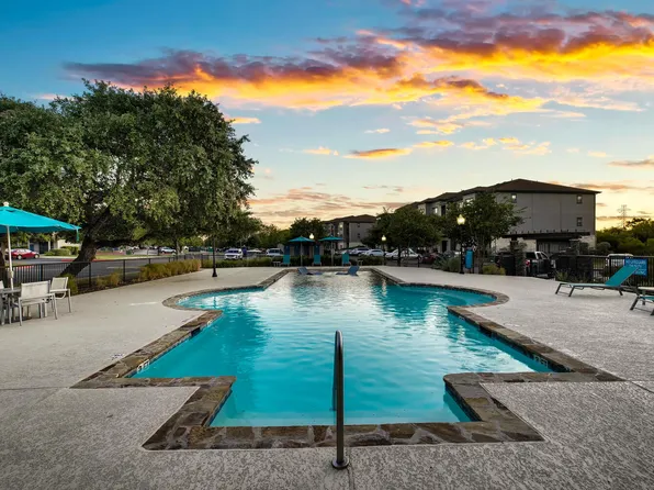 Laurel Canyon Apartments