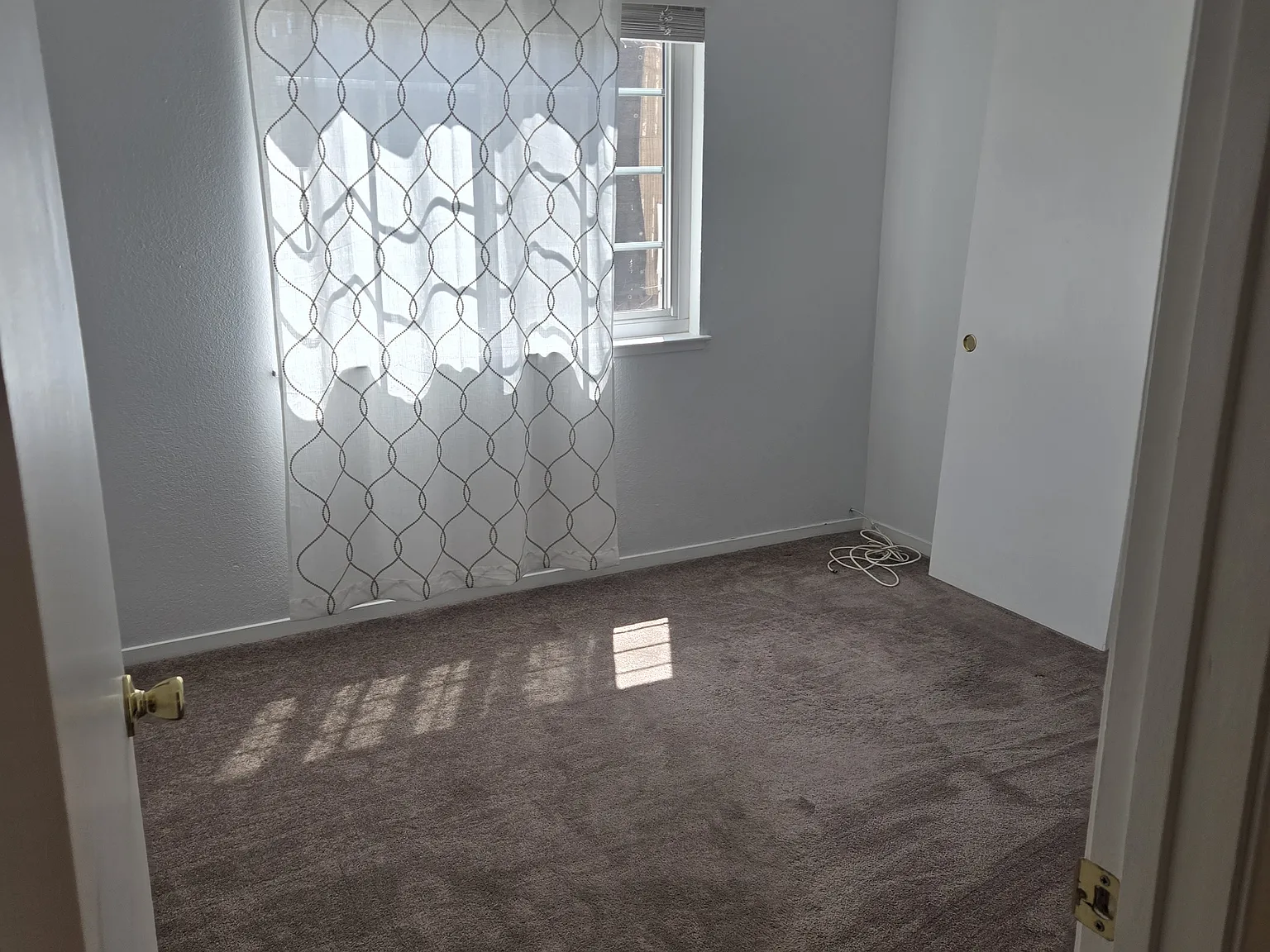 3 bed, 1100 sqft, $2,900 — Photo 3
