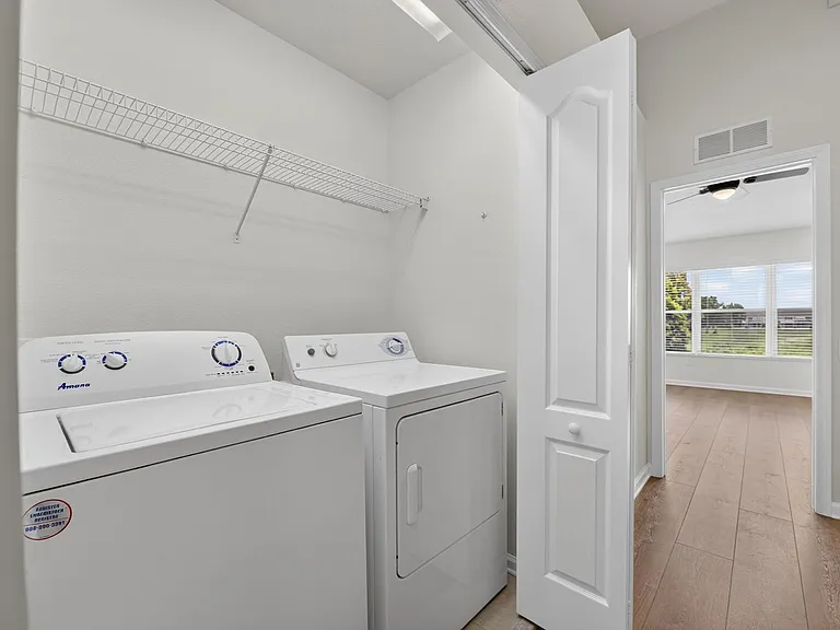 4979 Pond Ridge Dr — Photo 23
