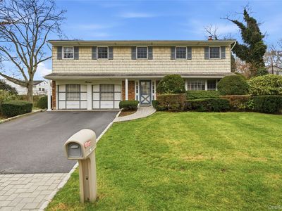 16 Pantzer Street, Smithtown, NY, 11787