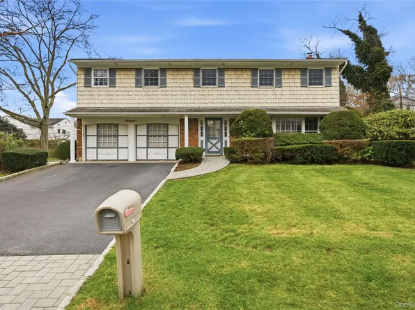 16 Pantzer Street, Smithtown, NY 11787