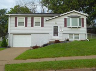 2025 Winne Ct, Dubuque, IA 52002