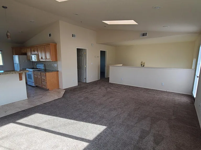 2117 Seaview Ave — Photo 4