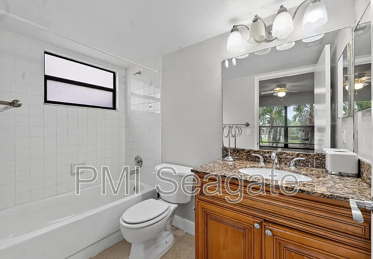 1543 Lake Crystal Dr #G — Photo 10