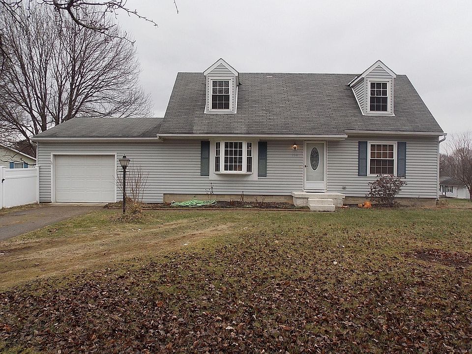 1st image of 128 Williamsburg Ln NW