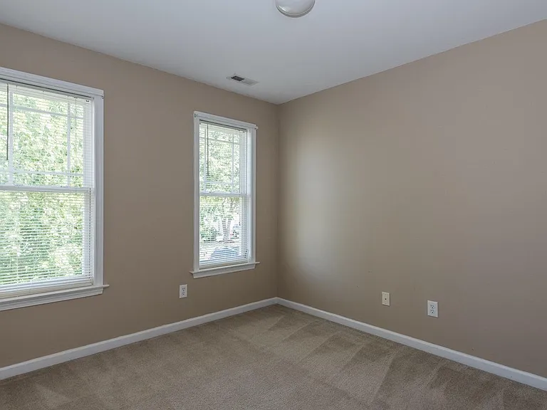 104 Hutson Ln — Photo 22