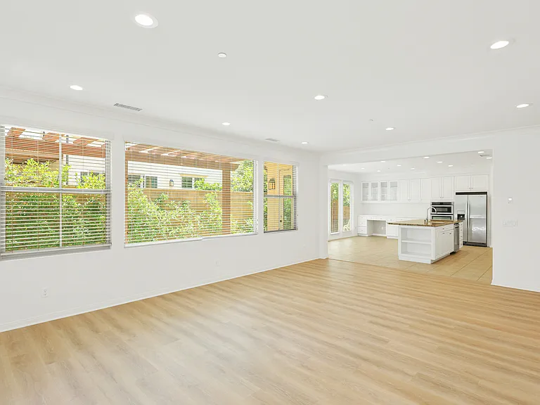 54 Lyndhurst — Photo 6