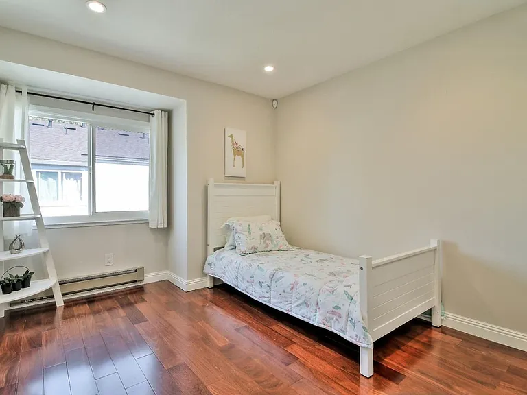 647 Garland Ave — Photo 9