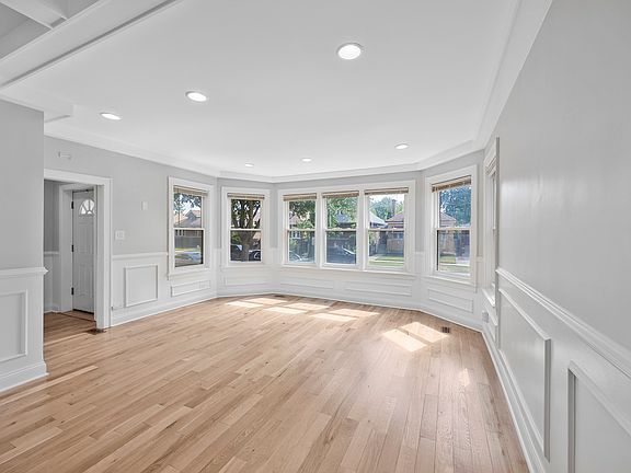 4th image of 8526 S Euclid Ave