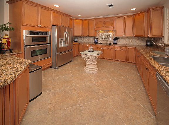 4th image of 106 Club House Dr Unit 311