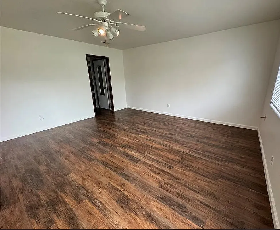 2 bed, 900 sqft, $1,100 — Photo 3