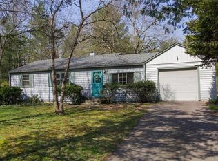 16 Girard Ave, Farmington, CT 06032