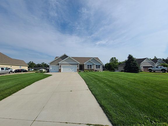 3rd image of 3142 Creekview Ln