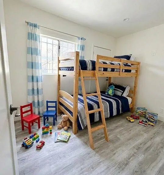10218 Darby Ave #3 — Photo 11